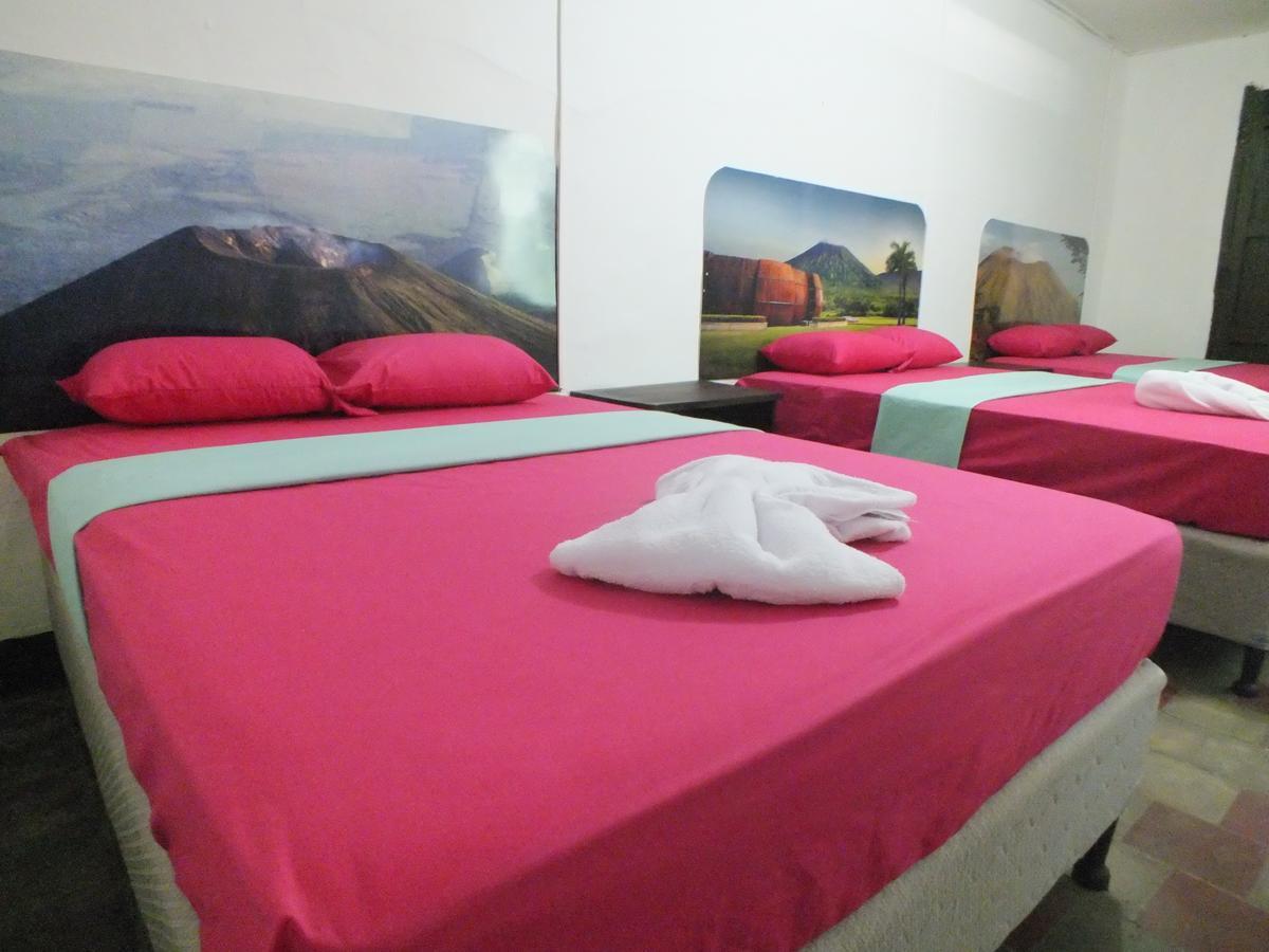 Volcano Hostel León Esterno foto