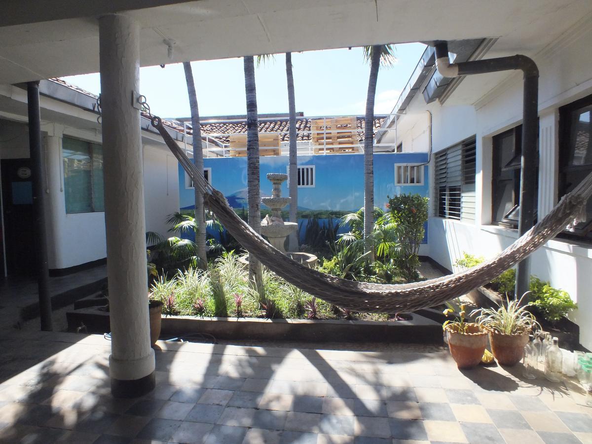 Volcano Hostel León Esterno foto