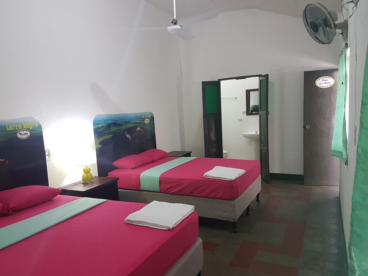 Volcano Hostel León Esterno foto