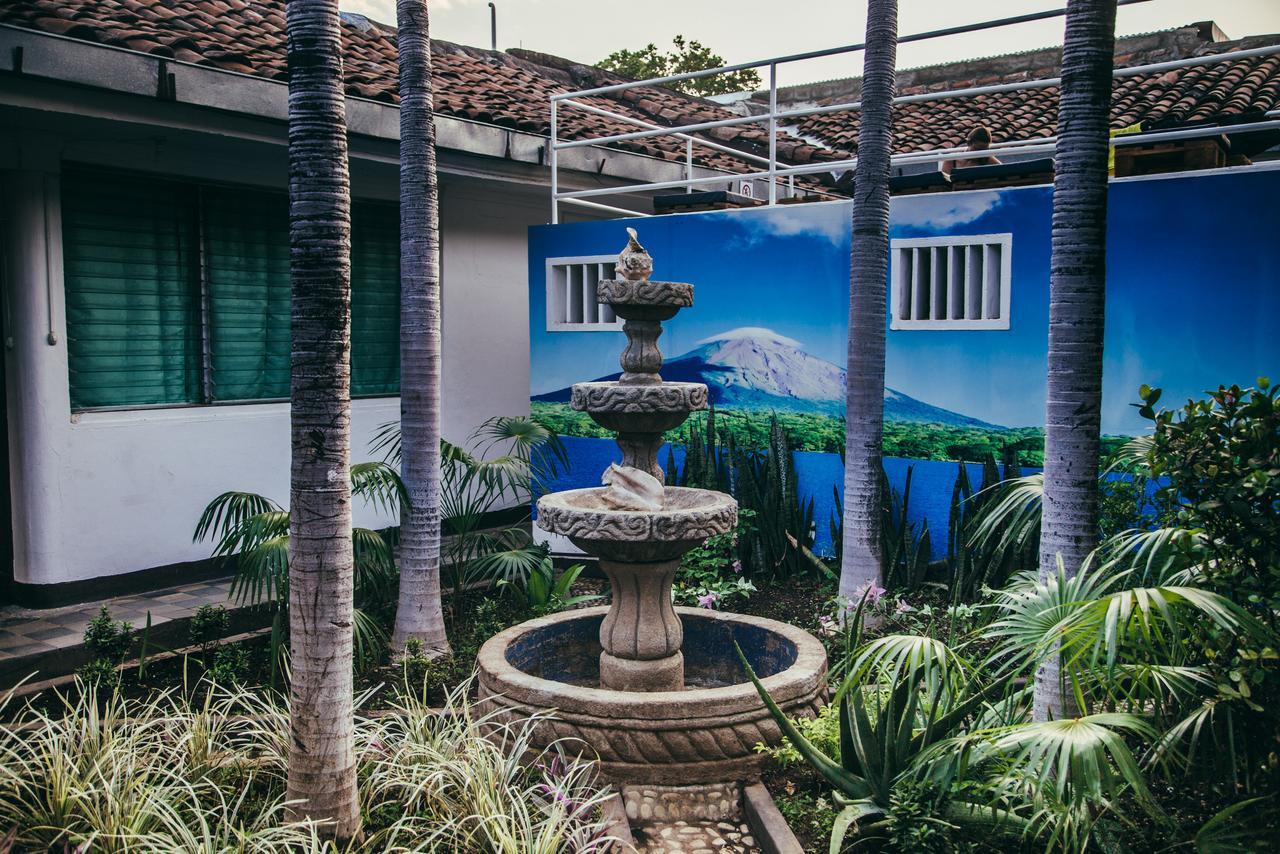 Volcano Hostel León Esterno foto