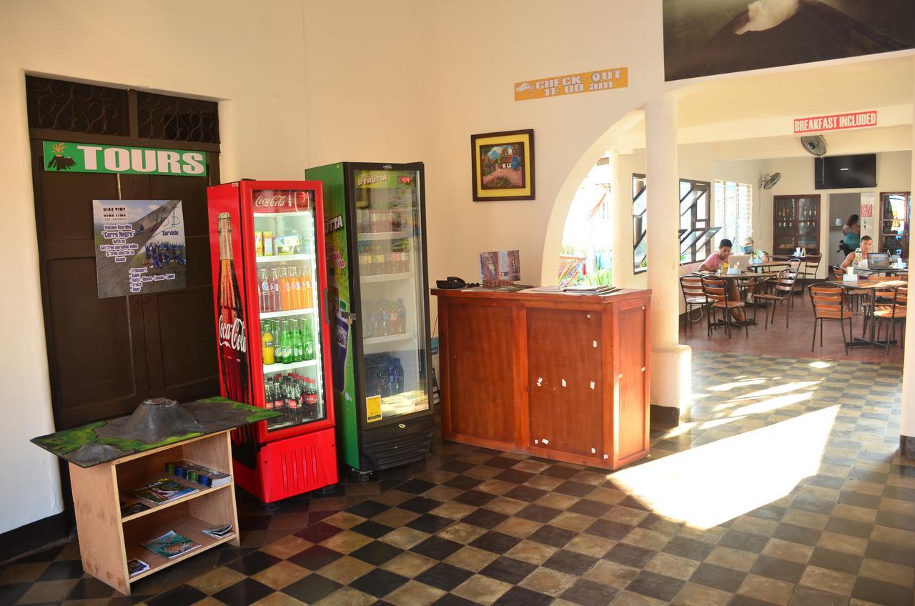 Volcano Hostel León Esterno foto